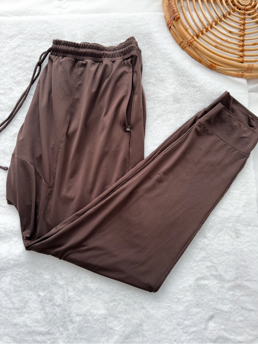 ALO Yoga Men’s Conquer Revitalize Pant Drop Crotch Brown Expresso Baggy - Picture 6 of 14
